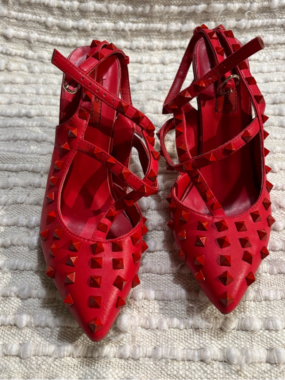 Valentino Garavani Rockstud Ankle Strap Pump in Calfskin Leather